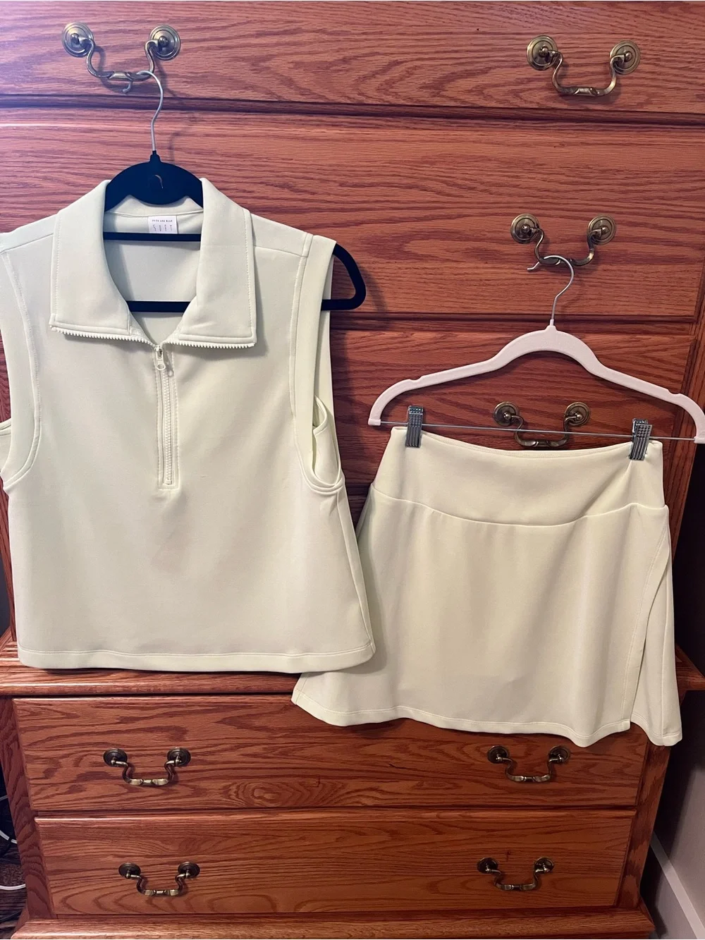 Skies Are Blue Skort set. Size Small